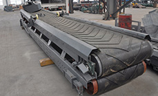 膠帶（dài）輸送機